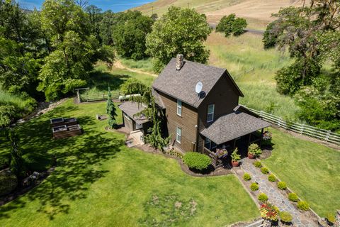 Tiny photo for 6100 Eightmile Road, The Dalles, OR 97058 (MLS # 220220770)