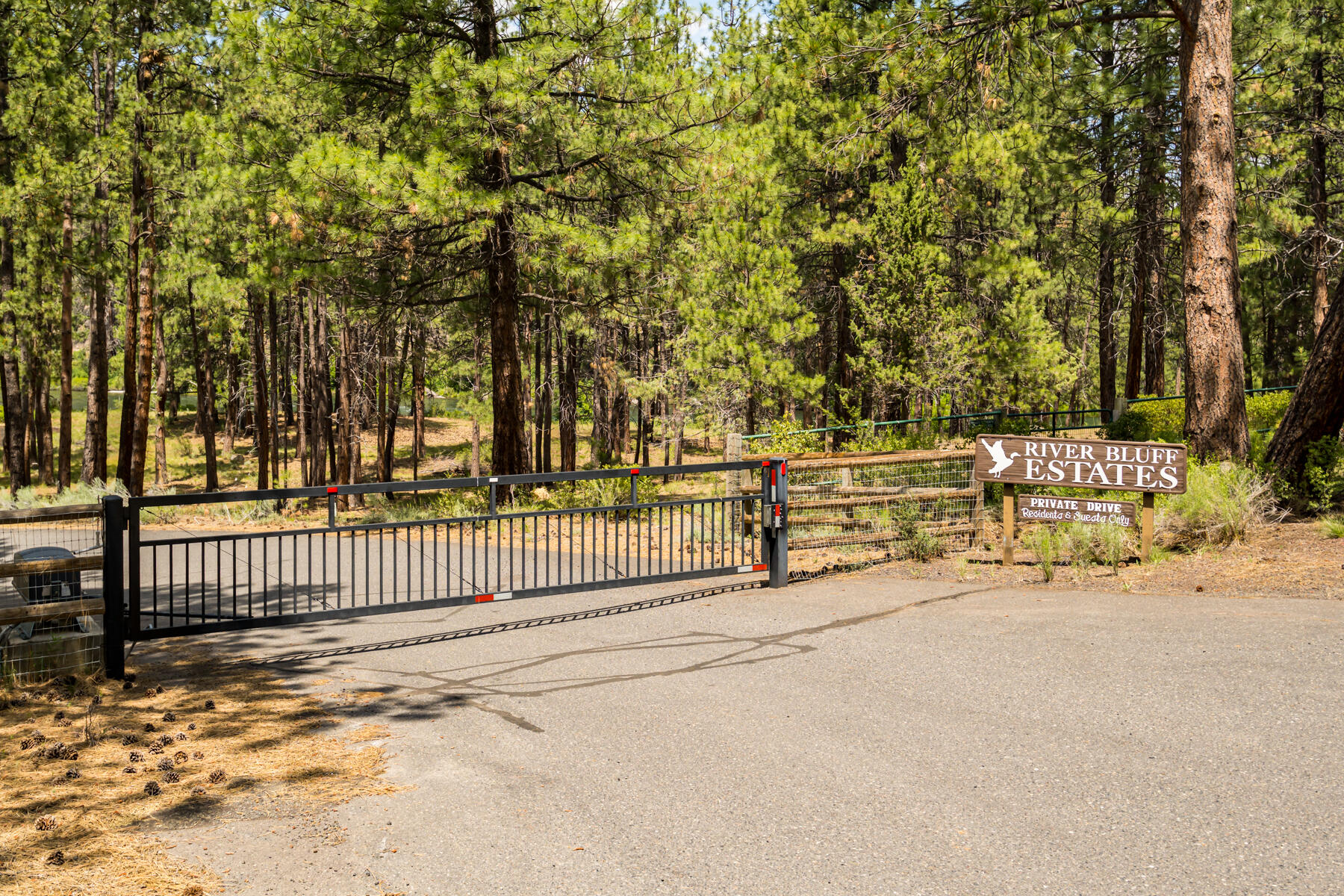 River Bluff Estate - Residential