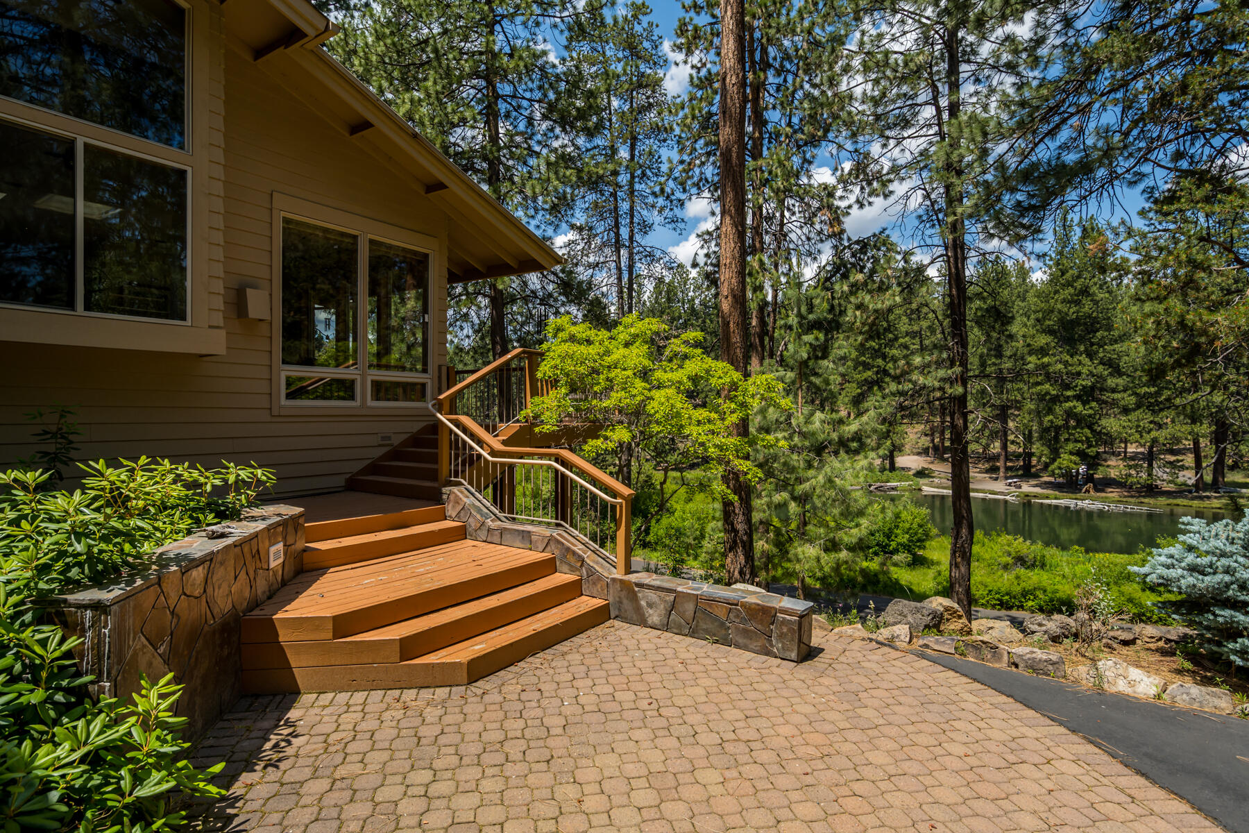 River Bluff Estate - Residential