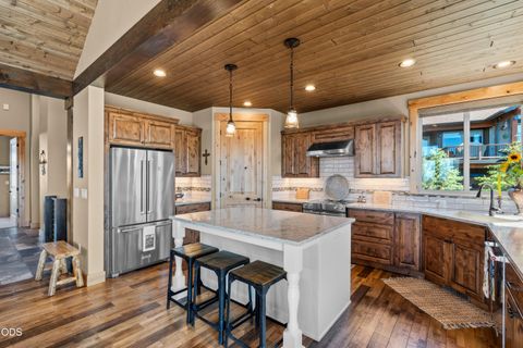 Tiny photo for 10792 Ironstone Court, Redmond, OR 97756 (MLS # 220222613)