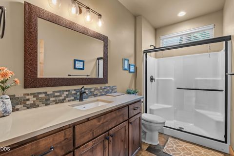 Tiny photo for 10792 Ironstone Court, Redmond, OR 97756 (MLS # 220222613)