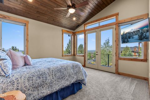 Tiny photo for 10792 Ironstone Court, Redmond, OR 97756 (MLS # 220222613)