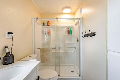 Tiny photo for 1030 S Adams Drive, Madras, OR 97741 (MLS # 220213587)