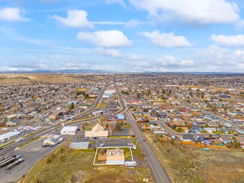 Tiny photo for 1030 S Adams Drive, Madras, OR 97741 (MLS # 220213587)