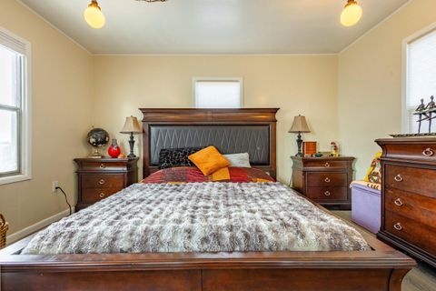 Tiny photo for 1030 S Adams Drive, Madras, OR 97741 (MLS # 220213587)