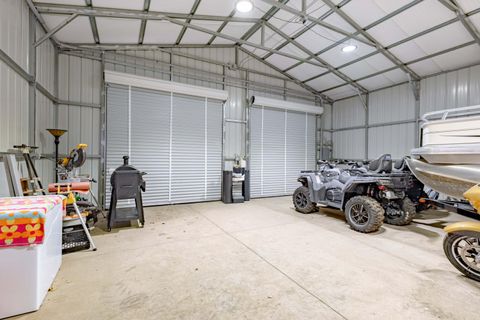 Tiny photo for 1030 S Adams Drive, Madras, OR 97741 (MLS # 220213587)