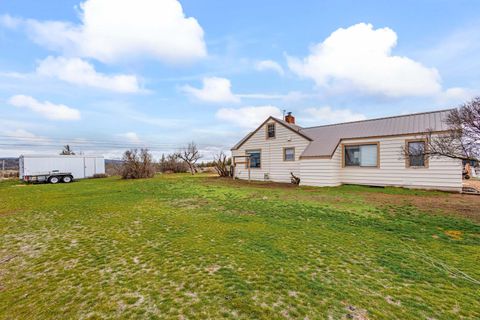 Tiny photo for 1030 S Adams Drive, Madras, OR 97741 (MLS # 220213587)