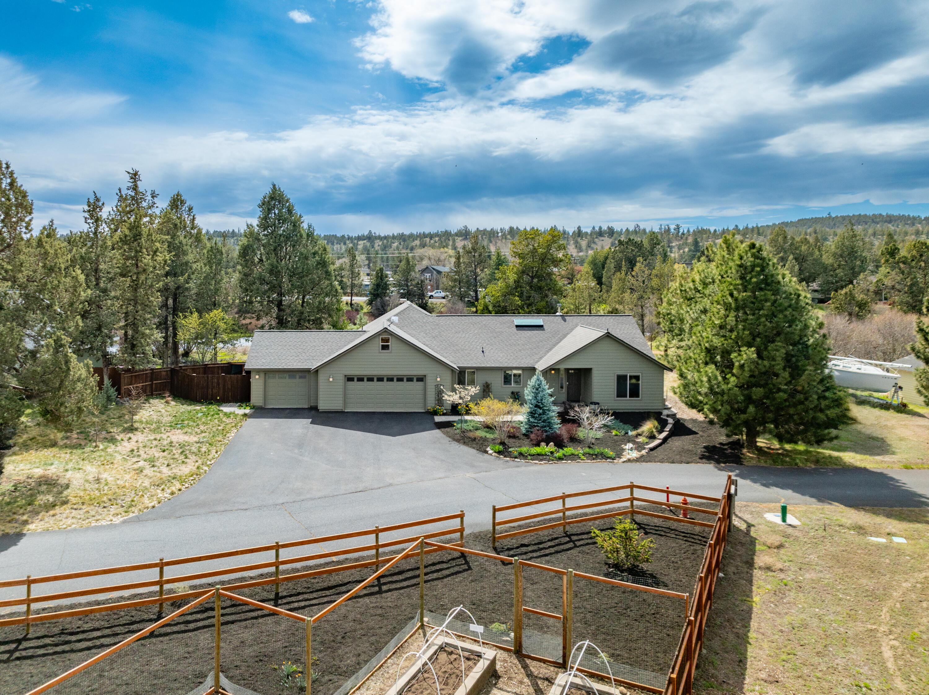 Townsite Of Laidlaw - Residential