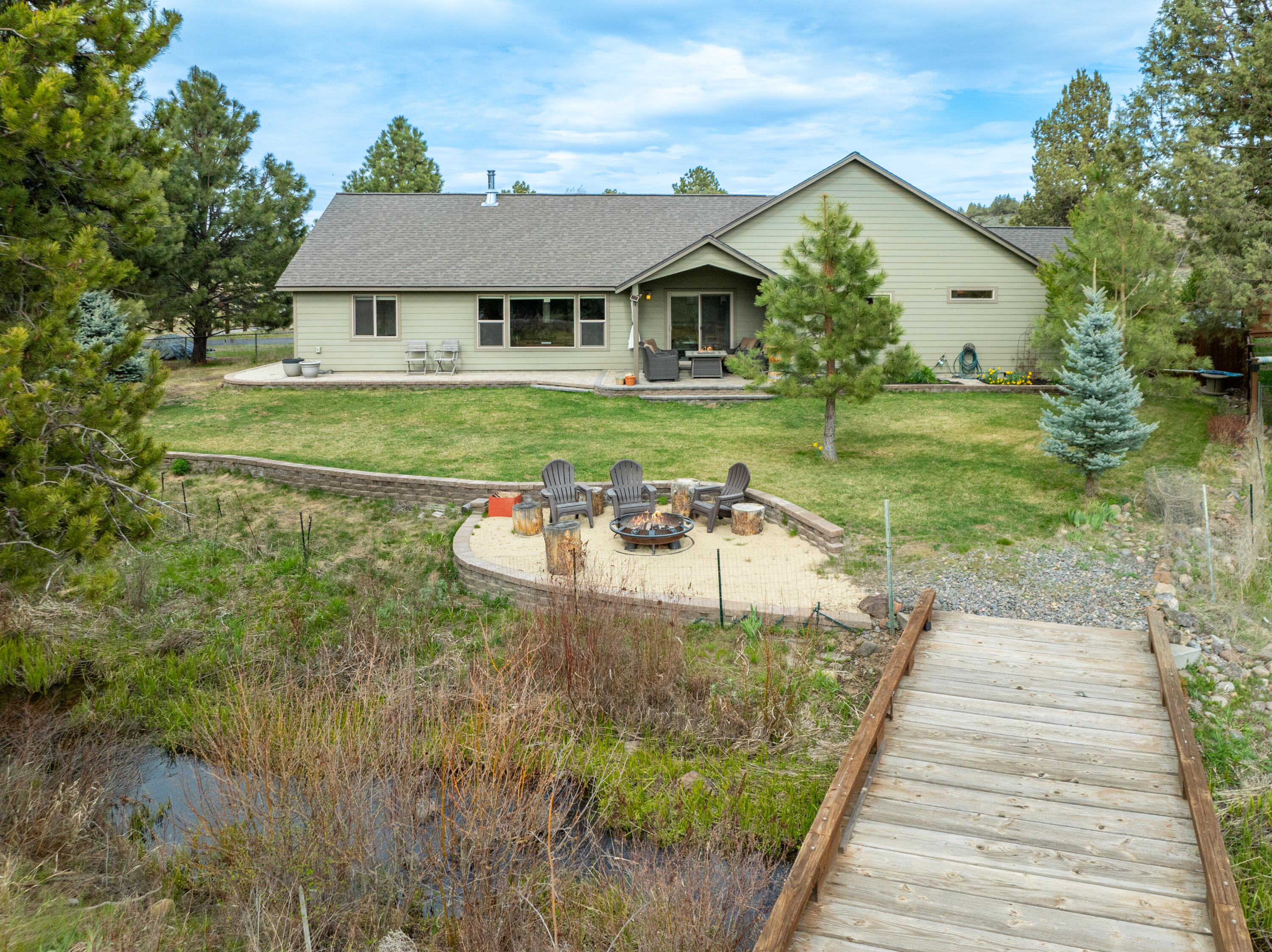 Townsite Of Laidlaw - Residential