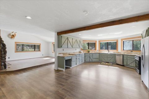 Tiny photo for 40875 Peoples Drive, Lebanon, OR 97355 (MLS # 220216927)