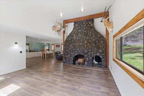 Tiny photo for 40875 Peoples Drive, Lebanon, OR 97355 (MLS # 220216927)