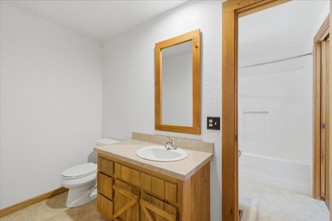 Tiny photo for 40875 Peoples Drive, Lebanon, OR 97355 (MLS # 220216927)