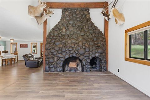 Tiny photo for 40875 Peoples Drive, Lebanon, OR 97355 (MLS # 220216927)