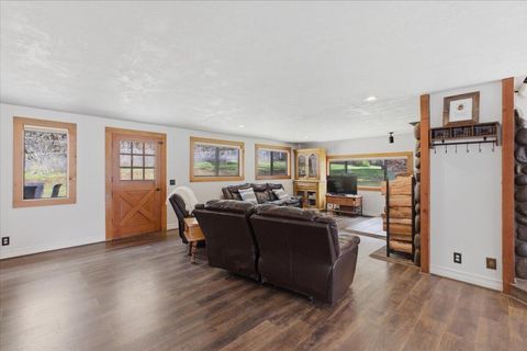 Tiny photo for 40875 Peoples Drive, Lebanon, OR 97355 (MLS # 220216927)