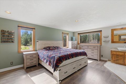 Tiny photo for 40875 Peoples Drive, Lebanon, OR 97355 (MLS # 220216927)