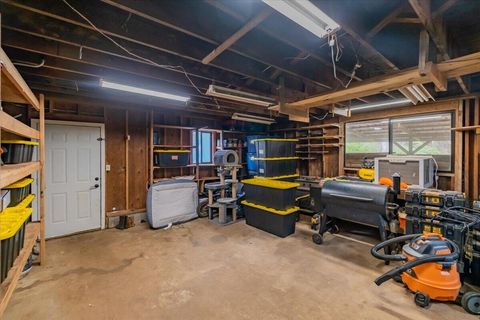 Tiny photo for 40875 Peoples Drive, Lebanon, OR 97355 (MLS # 220216927)