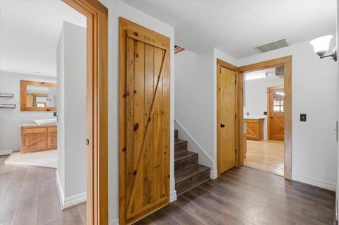 Tiny photo for 40875 Peoples Drive, Lebanon, OR 97355 (MLS # 220216927)