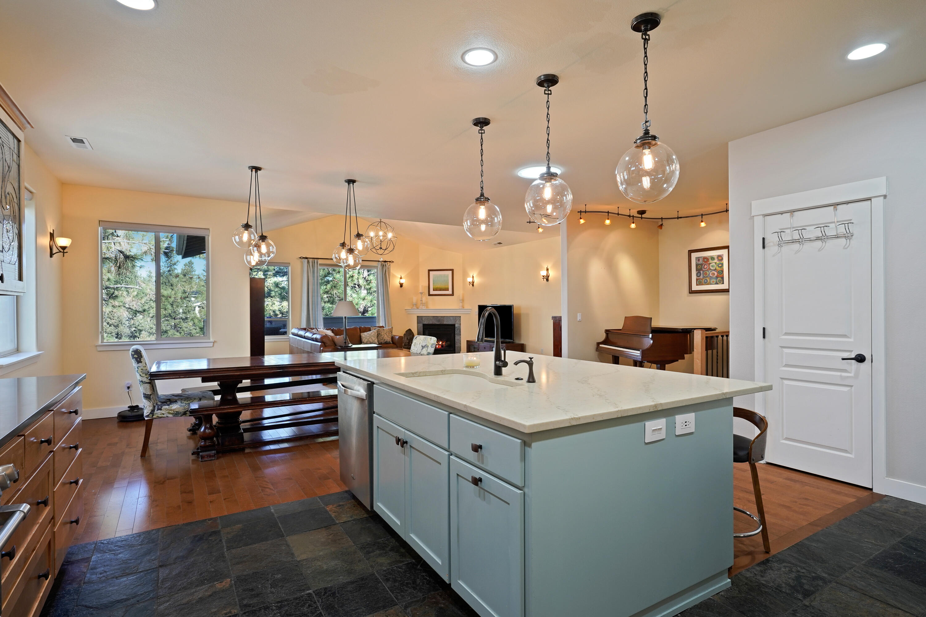 Skyliner Summit - Residential