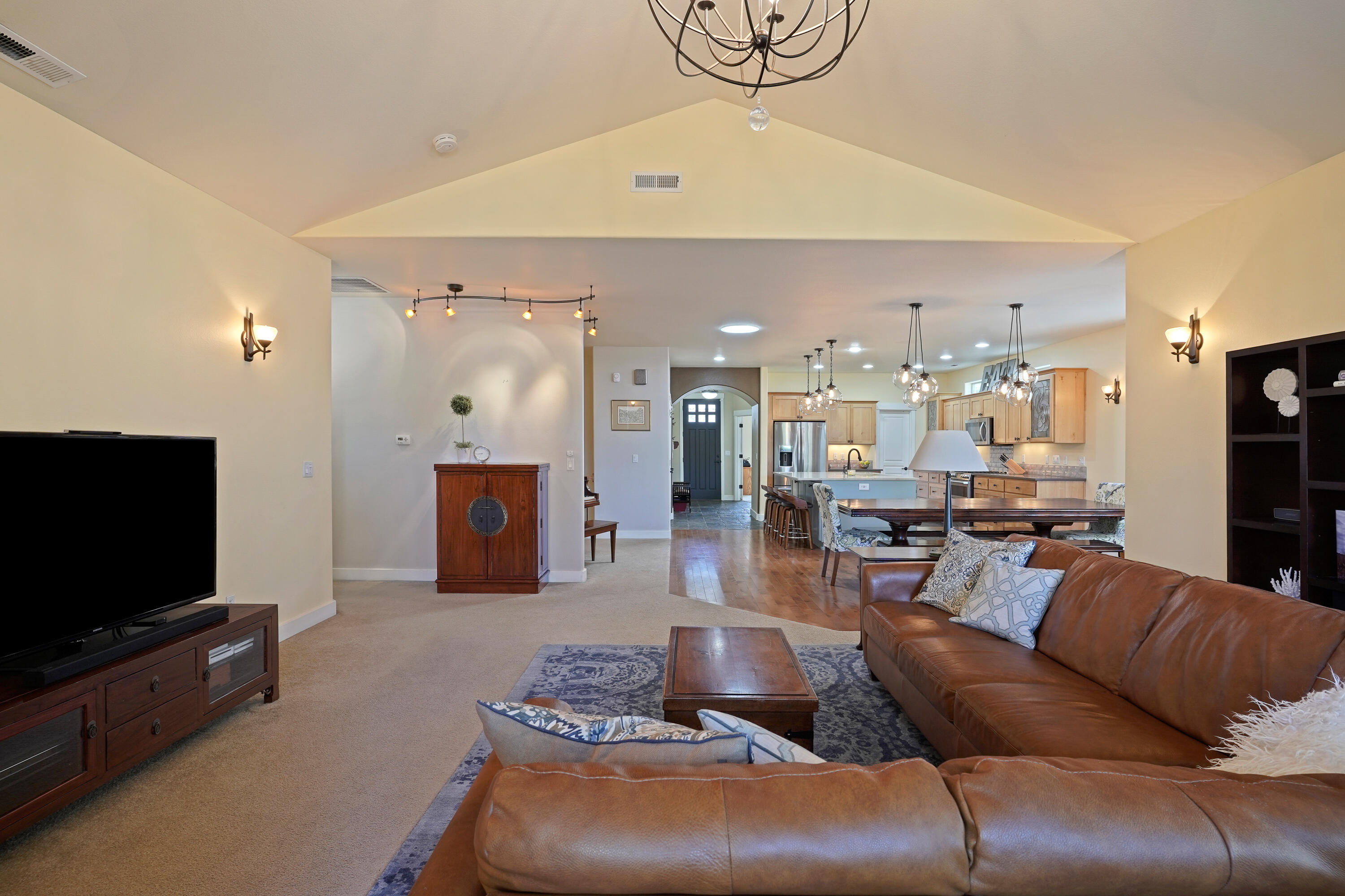 Skyliner Summit - Residential