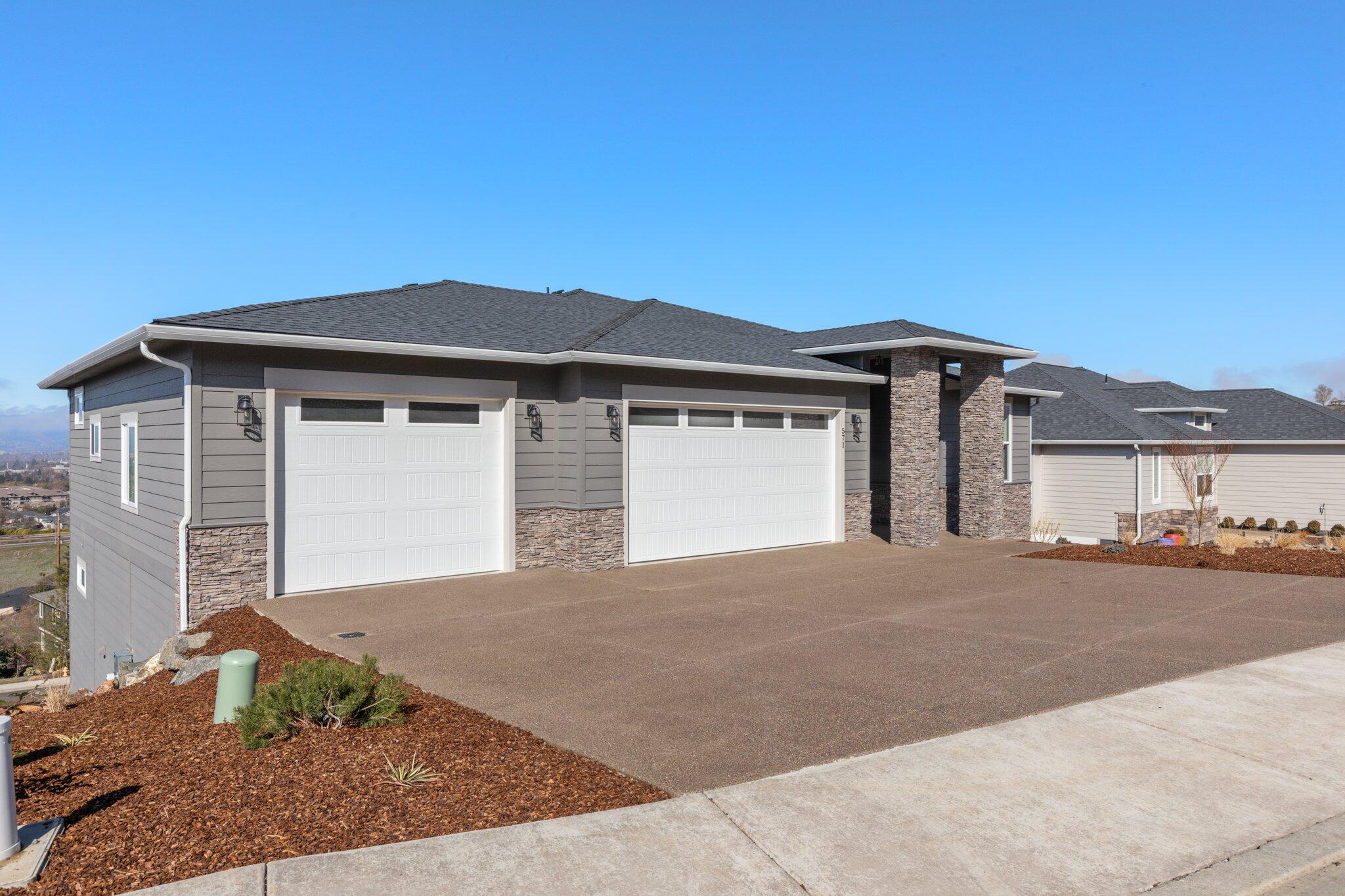 Bella Vista Heights Phases 1 & 2 - Residential