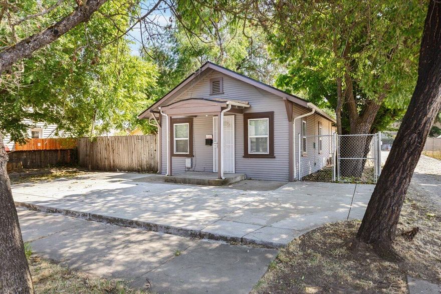 Improved, Financeable & Back on the Market. Seller is highly Motivated

Positioned within Medford's Urban Renewal District and designated as a Candidate A area for the City's Climate Friendly Area (CFA) review, this 684 sqft, 2-bedroom, 1-bathroom property offers significant potential for investors and developers alike. Zoned Community-Commercial, it provides flexible use options, including maintaining a single-family residence, converting to commercial use, or redeveloping into a two-unit property. Recent upgrades—including a new roof, exterior paint, sewer main, and several new windows—enhance the property while leaving room for further improvements. With a highly adaptable footprint in a growing market, this is an excellent opportunity to capitalize on Medford's development incentives. Contact us today to explore the possibilities.