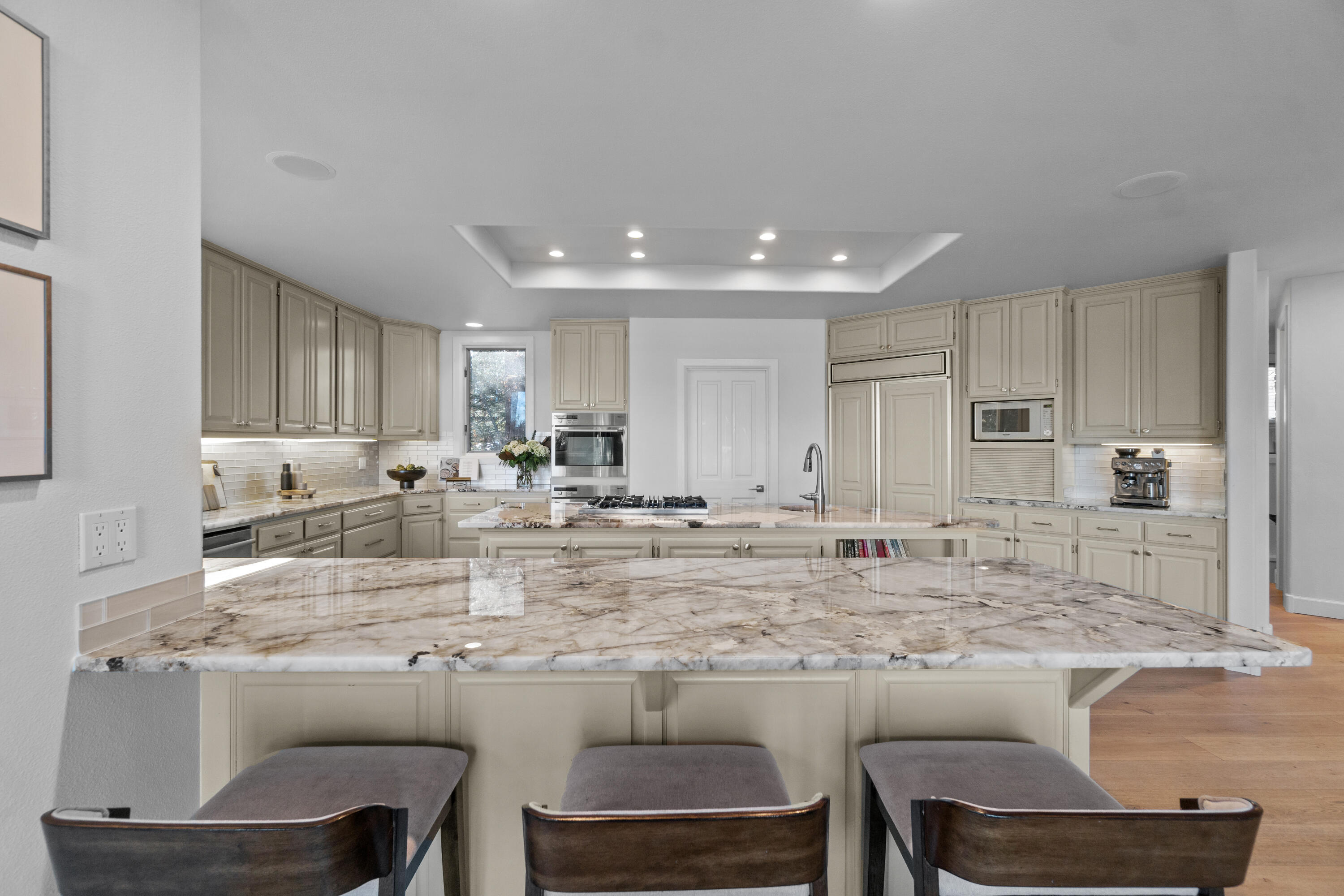 Broken Top - Residential