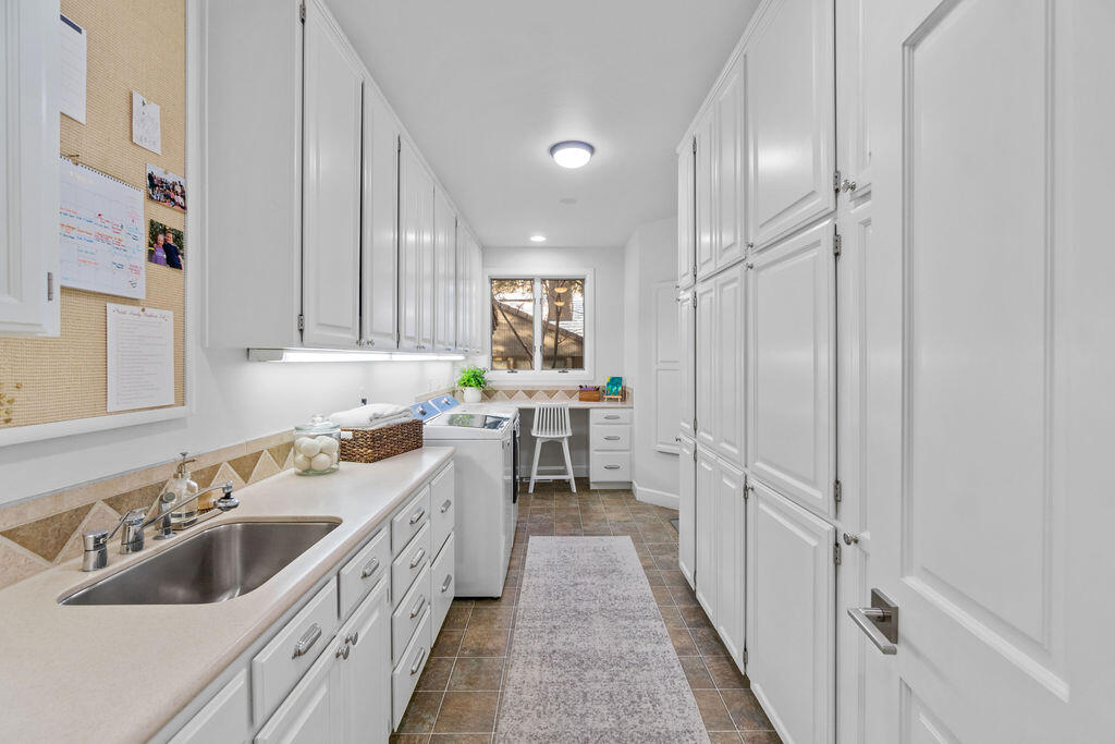 Broken Top - Residential