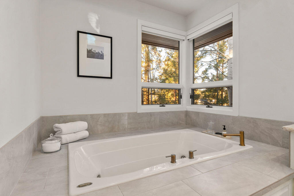 Broken Top - Residential