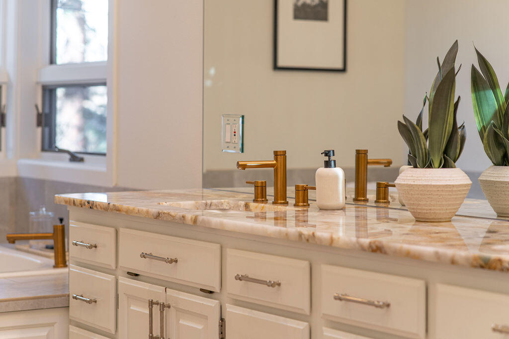 Broken Top - Residential