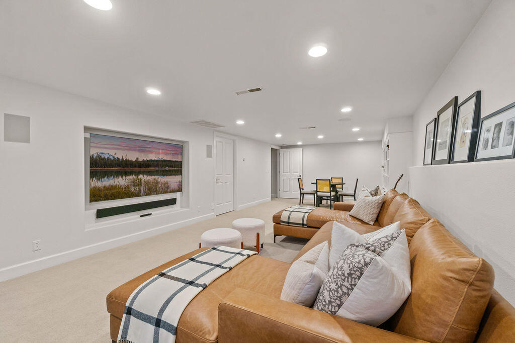 Broken Top - Residential