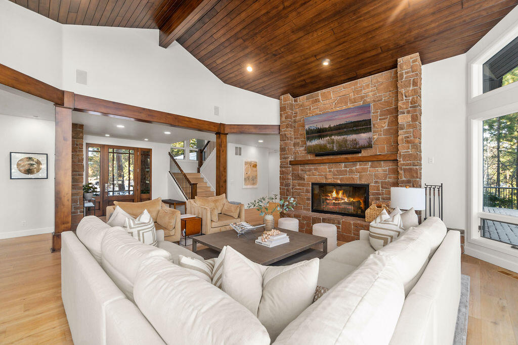 Broken Top - Residential