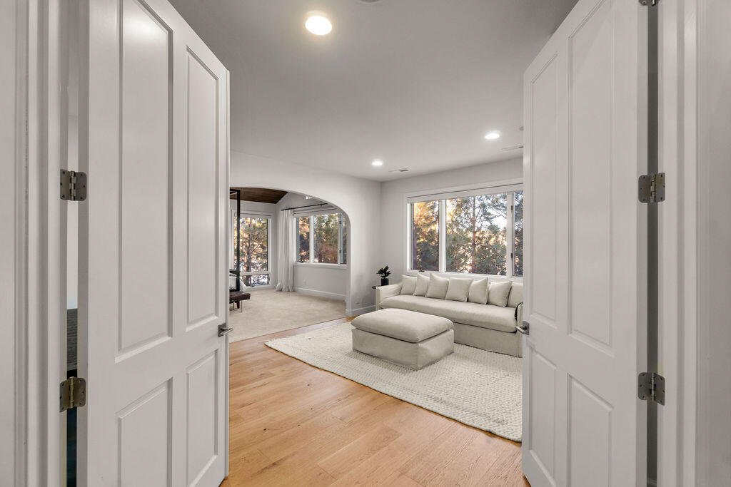 Broken Top - Residential