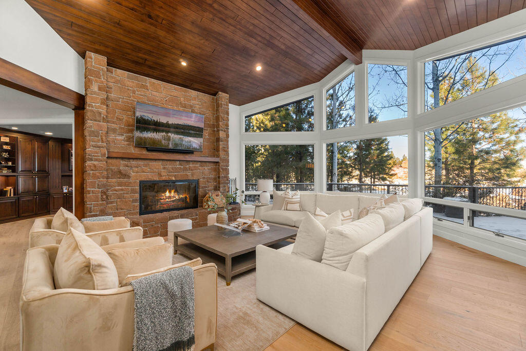 Broken Top - Residential