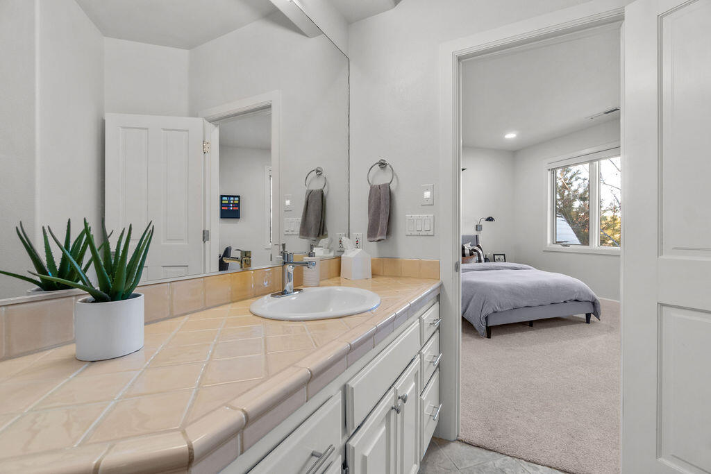 Broken Top - Residential