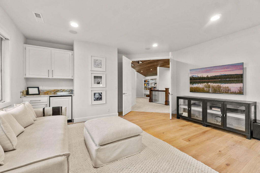 Broken Top - Residential