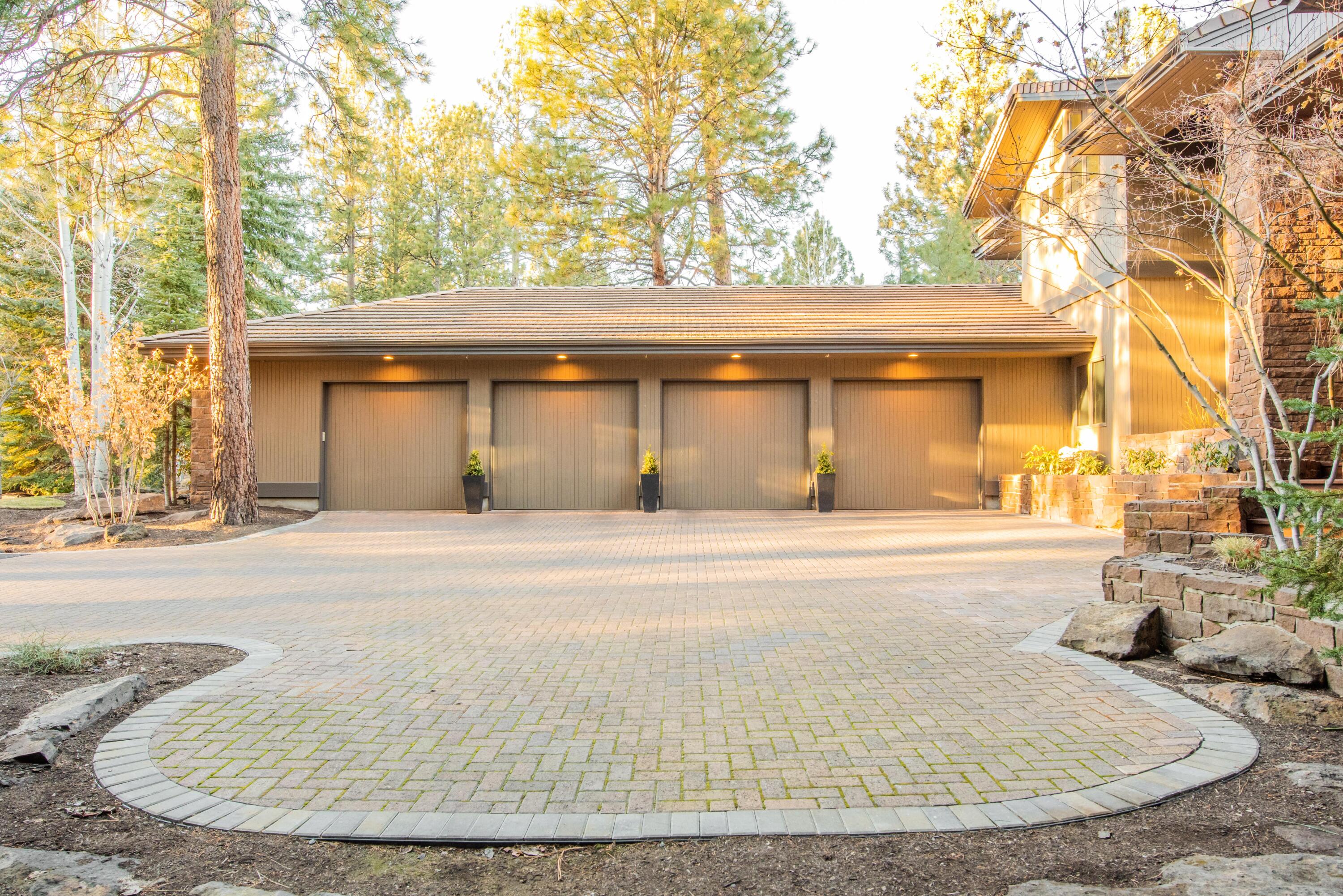 Broken Top - Residential