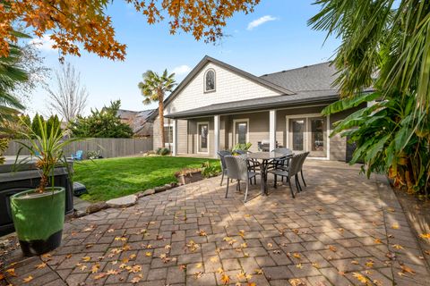 Tiny photo for 3864 Crystal Springs Drive, Medford, OR 97504 (MLS # 220212655)