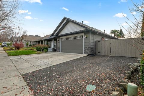 Tiny photo for 3864 Crystal Springs Drive, Medford, OR 97504 (MLS # 220212655)