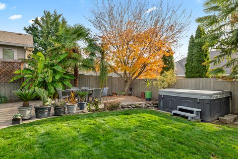 Tiny photo for 3864 Crystal Springs Drive, Medford, OR 97504 (MLS # 220212655)