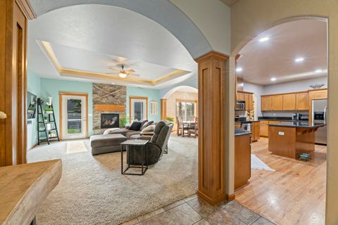 Tiny photo for 3864 Crystal Springs Drive, Medford, OR 97504 (MLS # 220212655)