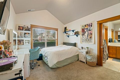 Tiny photo for 3864 Crystal Springs Drive, Medford, OR 97504 (MLS # 220212655)