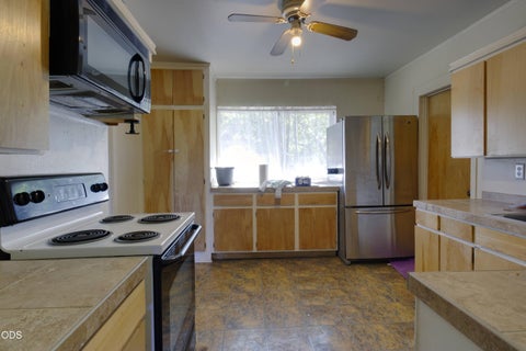 Tiny photo for 705 N 8th ST, Klamath Falls, OR 97601 (MLS # 220223187)