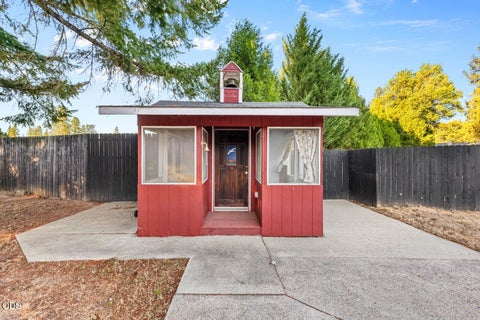 Tiny photo for 255 Queens Branch Road, Rogue River, OR 97537 (MLS # 220226147)