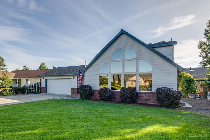 Pride of ownership in this home!! Fantastic neighborhood, quiet and no traffic. Easy access to Sisters, Madras and Redmond Walmart. 3 bed 2 bath with master on 2nd level. Gorgeous home with beautiful windows to look out. This home is ready for new owners to love it. Newer roof, fresh paint, long driveway, lots of parking, greenhouse, grapes, quiet spot away from town. Come take a look, this home is peaceful and serene. Owner would like to rent back for 30 days or needs to find a replacement property. Call for your appt today!!!