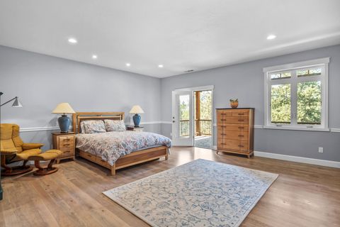 Tiny photo for 69205 Hawksflight Drive, Sisters, OR 97759 (MLS # 220216913)