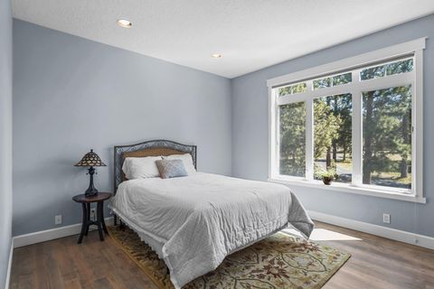 Tiny photo for 69205 Hawksflight Drive, Sisters, OR 97759 (MLS # 220216913)