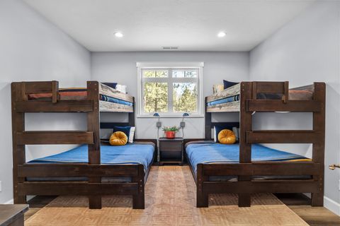 Tiny photo for 69205 Hawksflight Drive, Sisters, OR 97759 (MLS # 220216913)