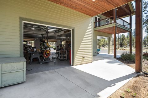 Tiny photo for 69205 Hawksflight Drive, Sisters, OR 97759 (MLS # 220216913)