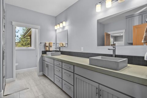 Tiny photo for 69205 Hawksflight Drive, Sisters, OR 97759 (MLS # 220216913)