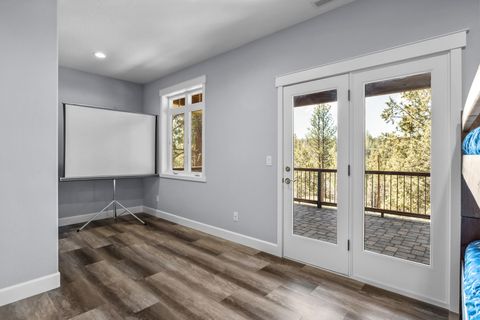 Tiny photo for 69205 Hawksflight Drive, Sisters, OR 97759 (MLS # 220216913)